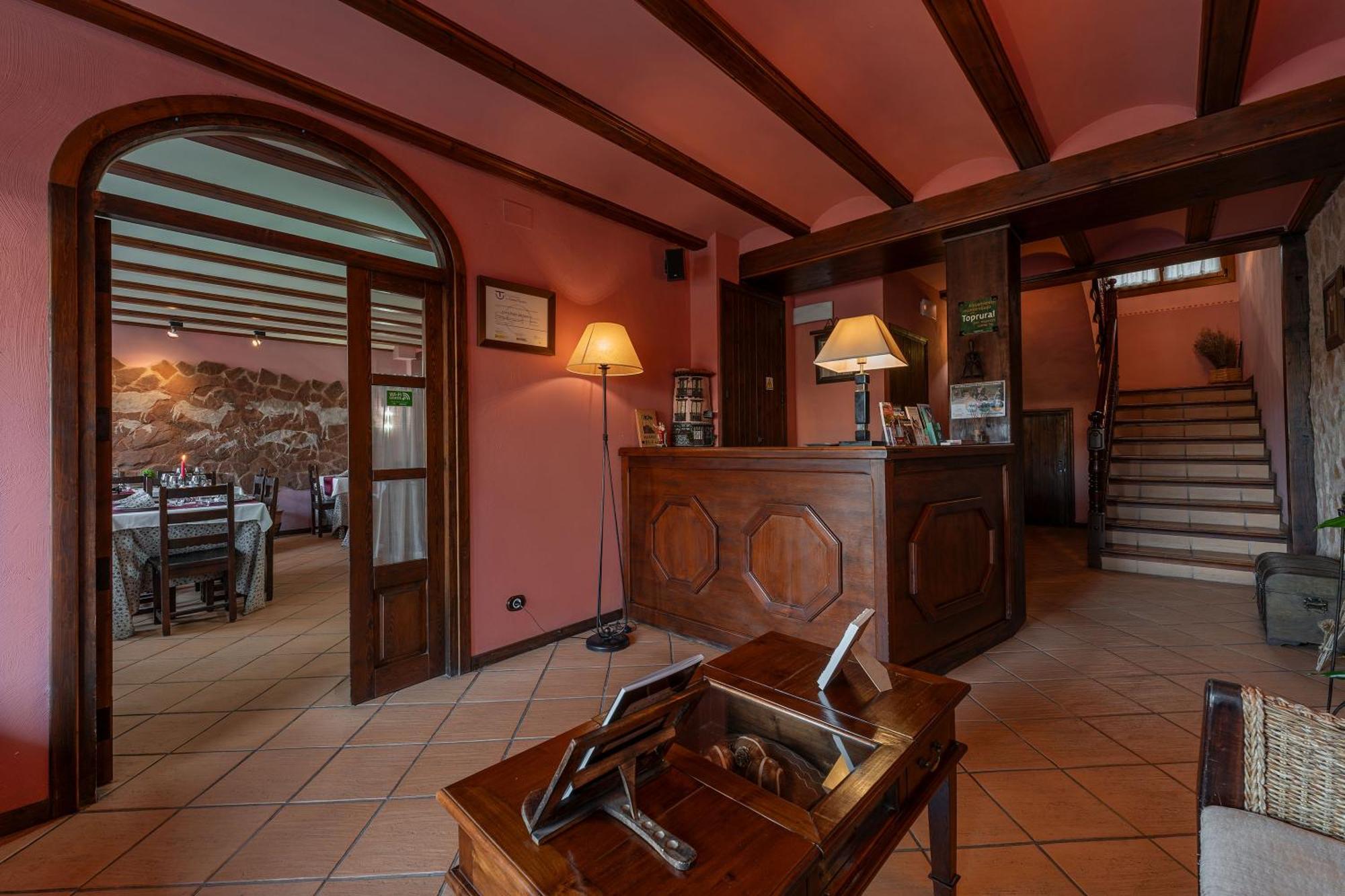 Hotel - Restaurante Prado Del Navazo Альбаррасин Экстерьер фото