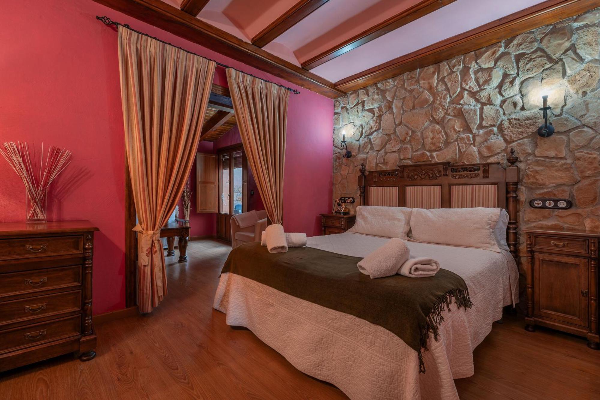 Hotel - Restaurante Prado Del Navazo Альбаррасин Экстерьер фото